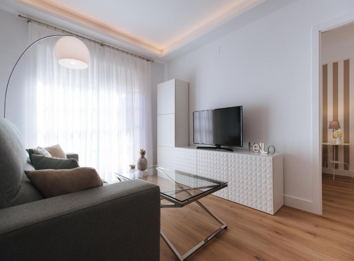 Azahares Suite Apartment Севілья Екстер'єр фото
