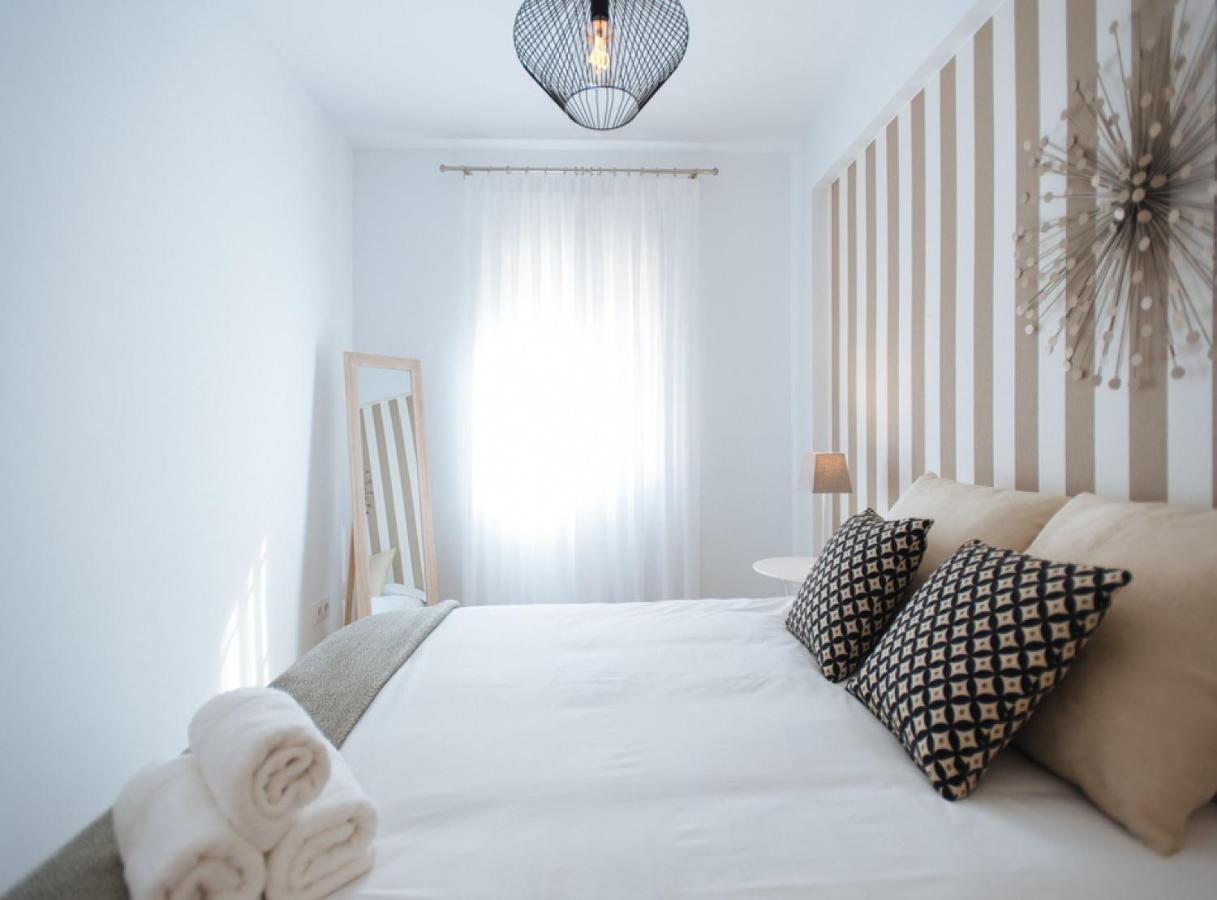 Azahares Suite Apartment Севілья Екстер'єр фото