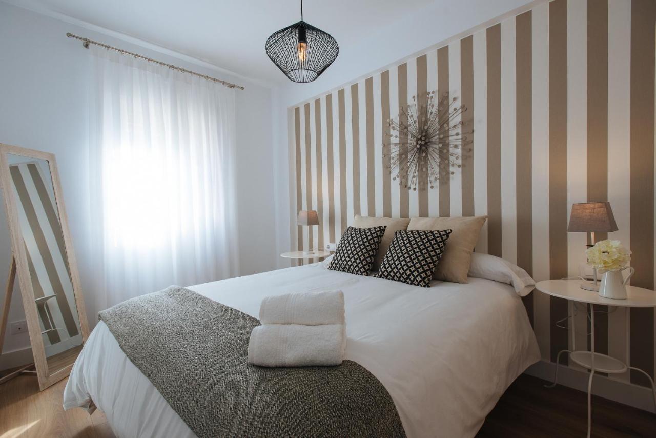 Azahares Suite Apartment Севілья Екстер'єр фото